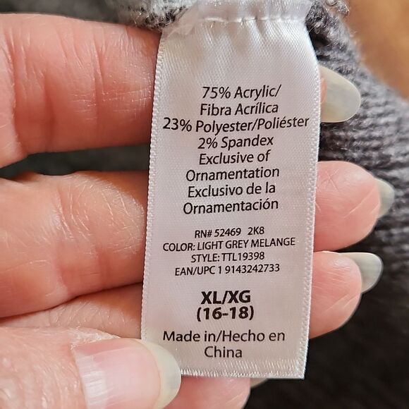 Gray Diamond Pattern Crewneck Sweater - Picture 3 of 5